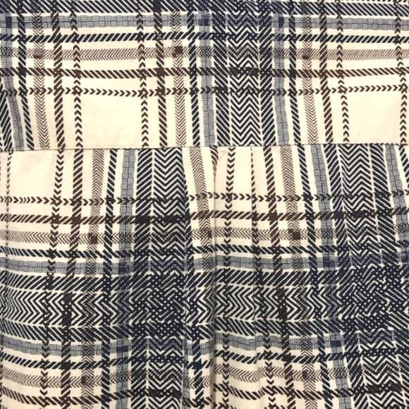 tommy Hilfiger Button-Down Shirt w/ Crest Logo - Picture 4 of 6